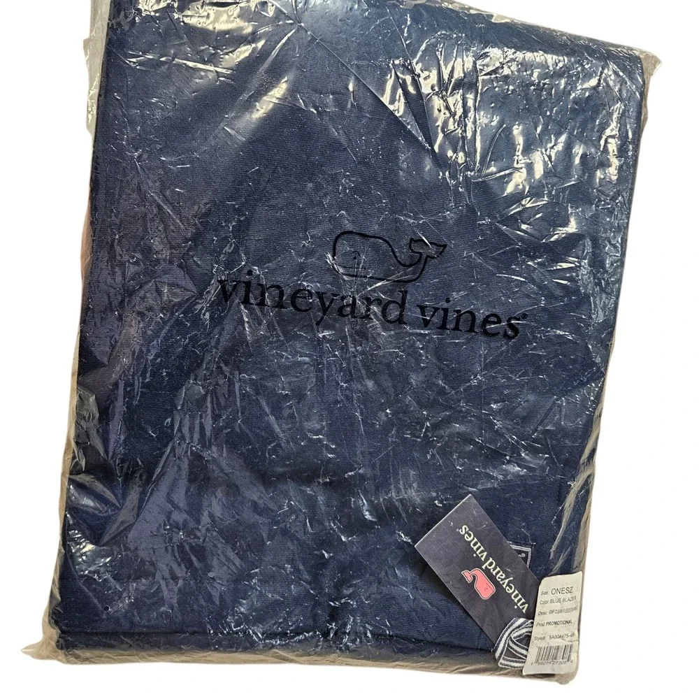 Vineyard Vines Fleece Blanket Unisex Blue Blazer‎ Surfboard Logo Preppy Coastal